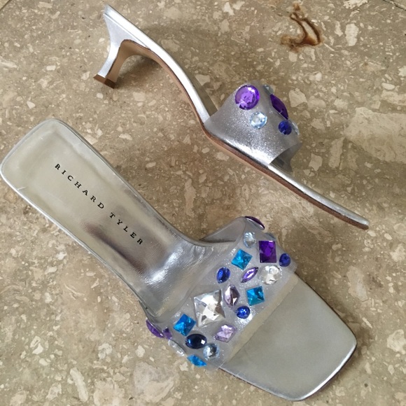 RiChArd TyLeR GeMst0ne sAndAl 💎🔹💜 - Picture 3 of 5